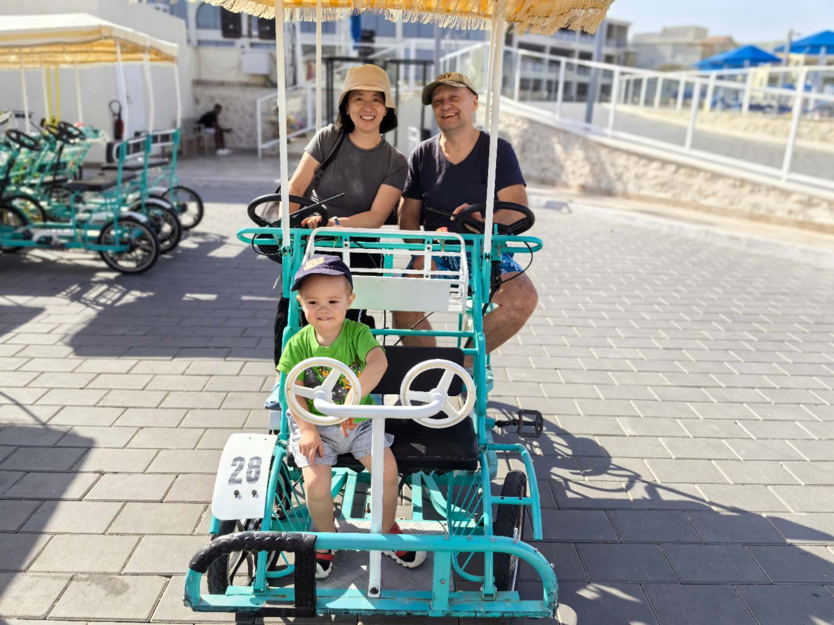 Familienfahrrad im Albatros Makadi Hotel
